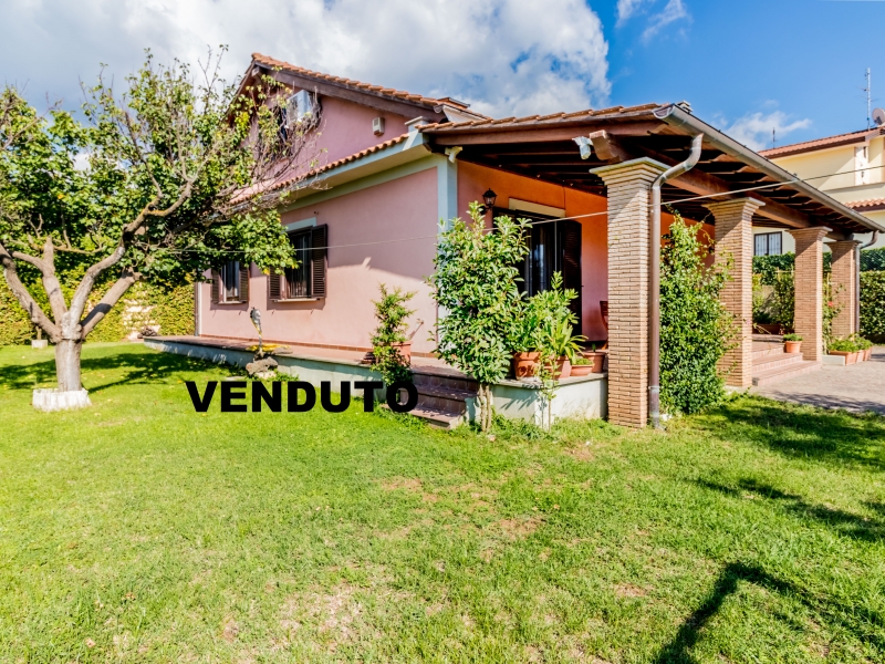 VENDUTO.jpg